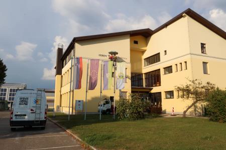 NAPIS OSNOVNA ŠOLA CERKNICA 01 FOTO LJUBO VUKELIČ